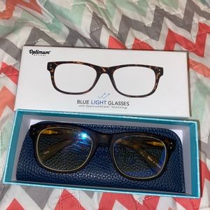 women’s blue light glasses